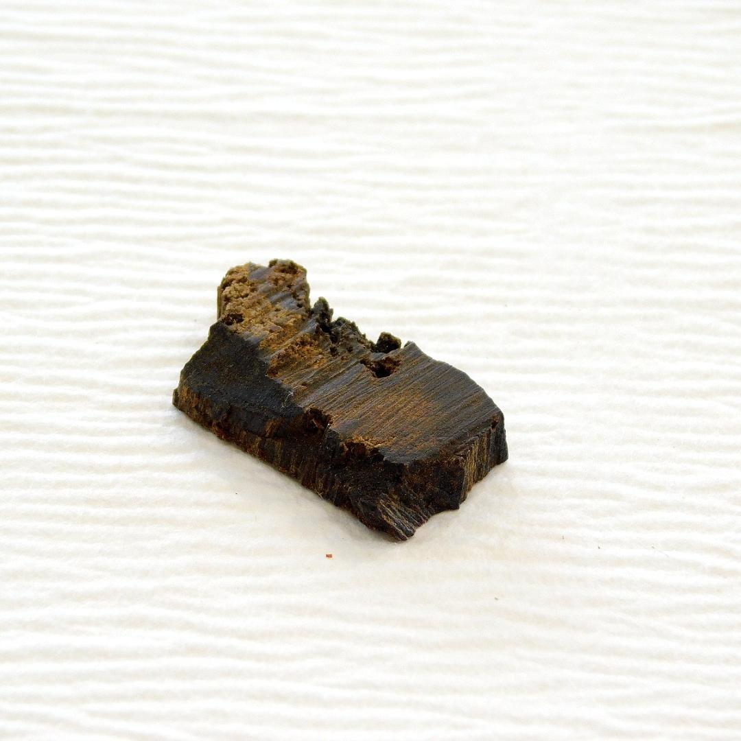 ◆ 「頂上古渡 沈香」　約2.5g　ボルネオ沈香　　　　　◇ 香木　伽羅　茶道具
