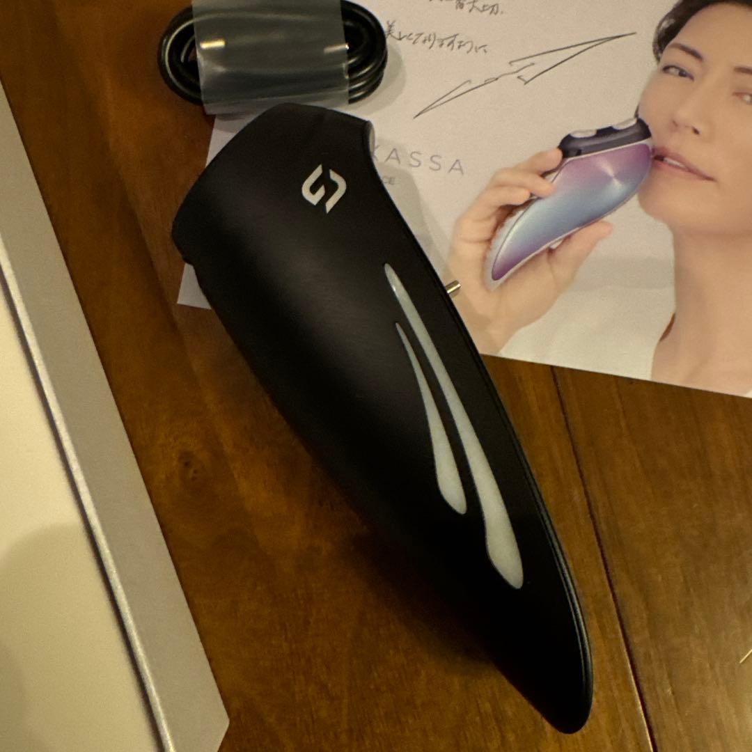 [エクストラカッサ/ GACKTプロデュース美顔器]